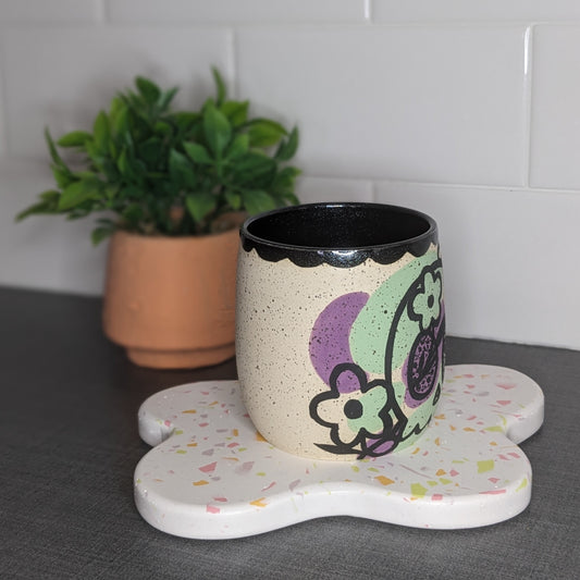 Skull with Daisies Cup